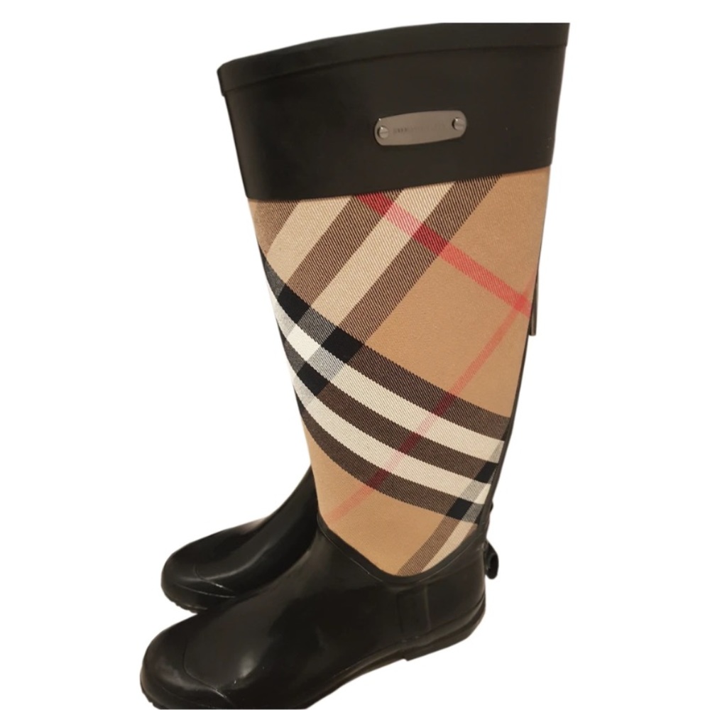 Burberry Rain Boots (size Eu39 / US 8.5/9)